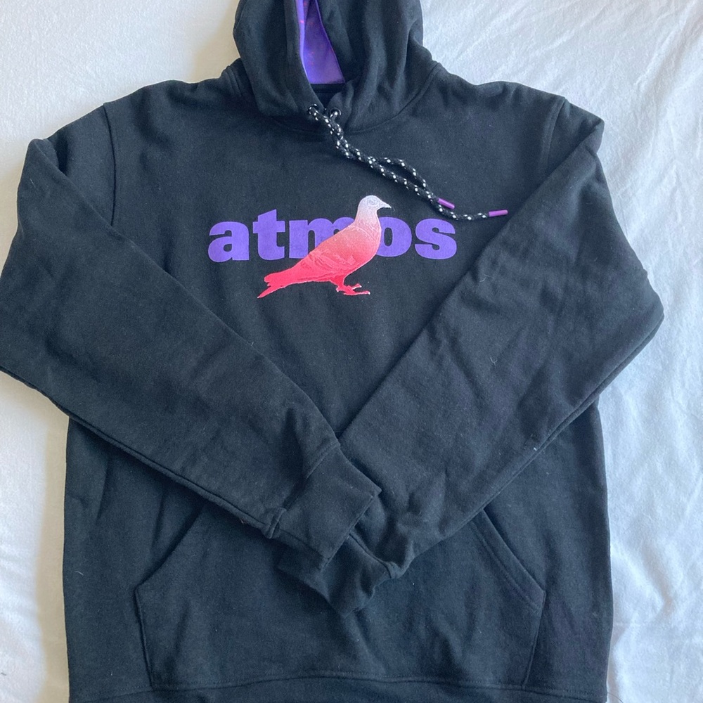 EUC Staple Atmos embroidered pigeon hoodie, size M.